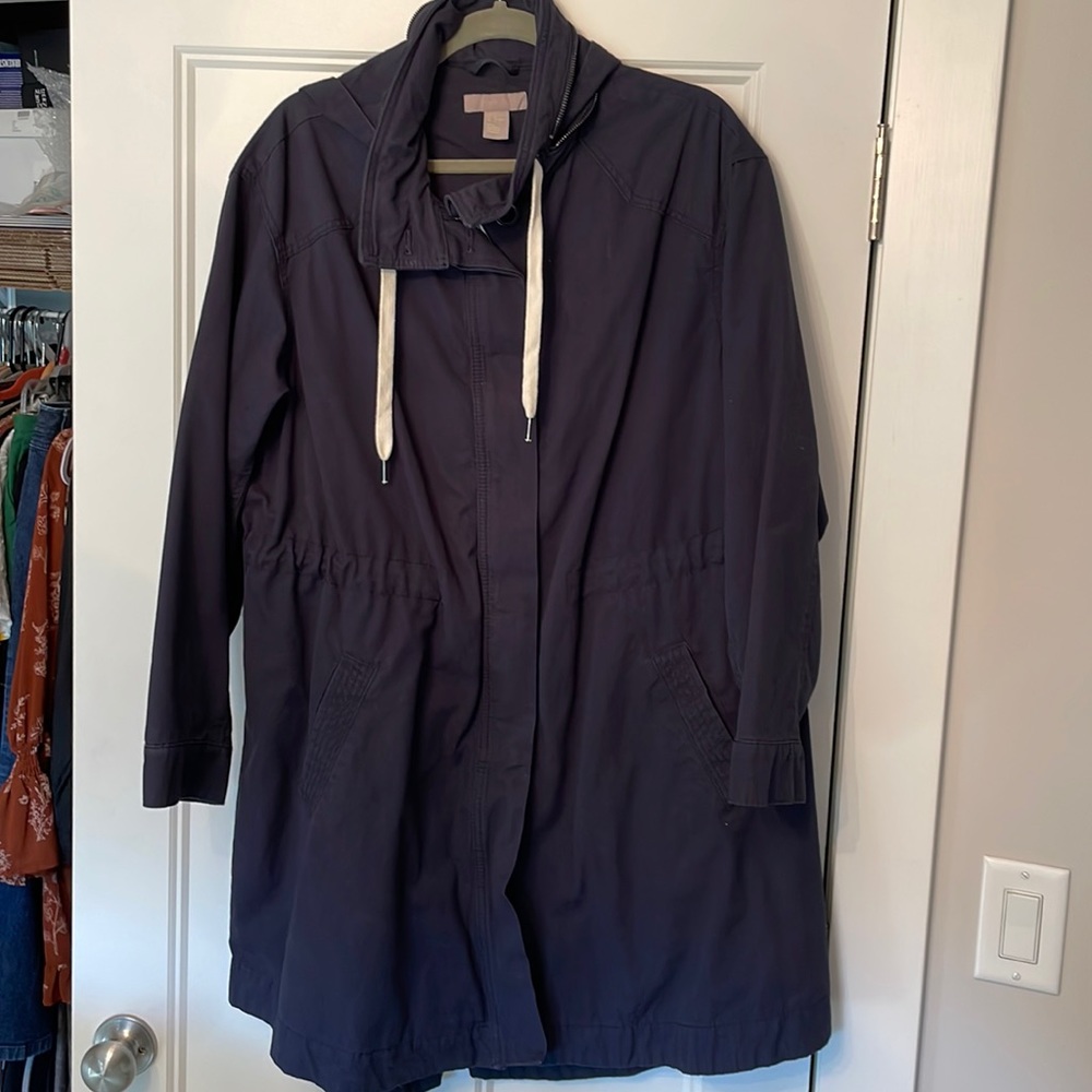 Navy hooded H&M anorak with drawstring at waist. Like new condition size 18